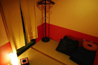 Illustration for article titled Japan's Most Traditional Internet Cafe